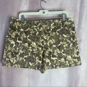New York & Company Camo/Floral Shorts Size 12